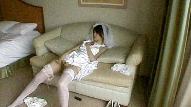 結婚式場支配人が仕掛けた新婦待ち合い室での抜粋○撮記録 花嫁オナニー○撮1