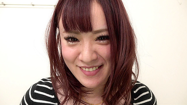 パンティのままでおしっこしてね…と言われてガマンできませんでした  月乃なつき