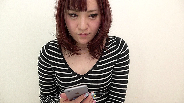 パンティのままでおしっこしてね…と言われてガマンできませんでした  月乃なつき