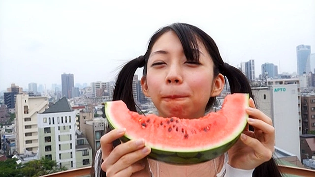 艶まな 岩崎真奈