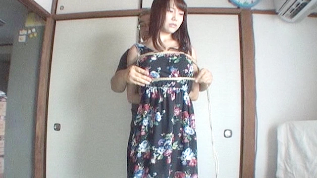 私服緊○17