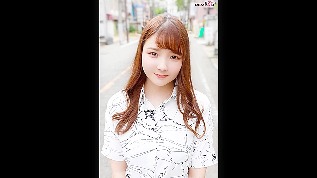 完全撮りおろし！激カワ素人！ねっとり全身舐め ともさん 推定Fカップ タオル一枚 男湯入ってみませんか？