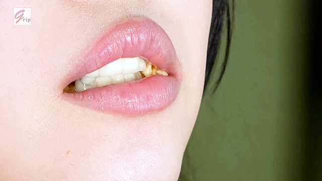 食材フェラ咀嚼ASMR！舐め噛み接写と咀嚼餌付けランチ