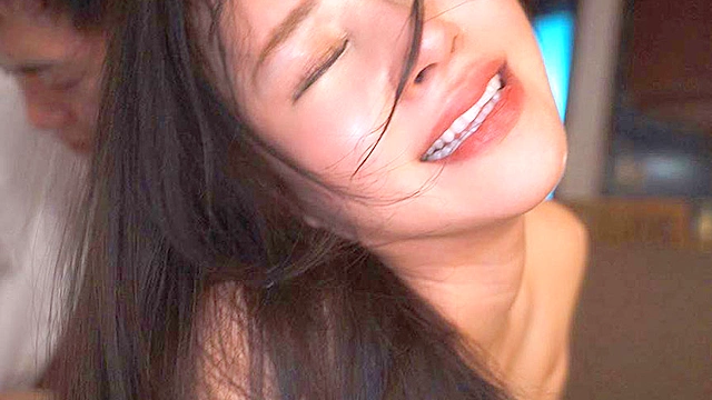 「じゃあ…一回、だけだよ…」僕の寝取られ願望のため、会社の先輩に健気に寝取られる最愛の彼女 奇跡的に相性バッチリなチ○ポに跨り「ごめん、ごめんね」と謝罪イキする絶望絶頂騎乗位 芦名ほのか