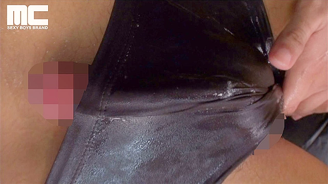 ヤリチンお兄系マサトは男のエロテクに耐えきれるのかっ！？大きくなったチ○ポがパンツからはみ出る！！