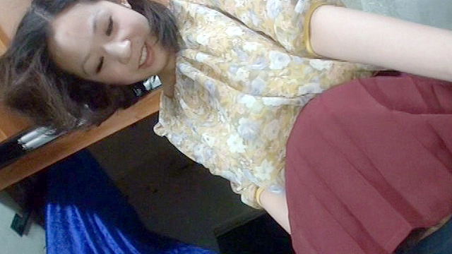 立ちクンニされながら質問に答える女【十三】