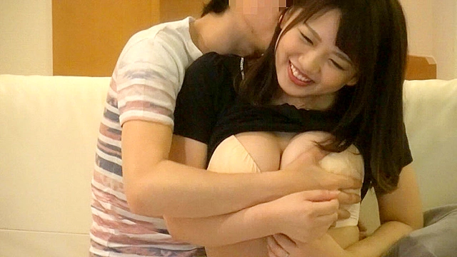 マル秘隠し撮り映像流出！！ 中年おやじが隠し撮りした爆乳人妻との密着汗だくSEX 3 世間知らずの人妻がおやじの口車にのせられ…
