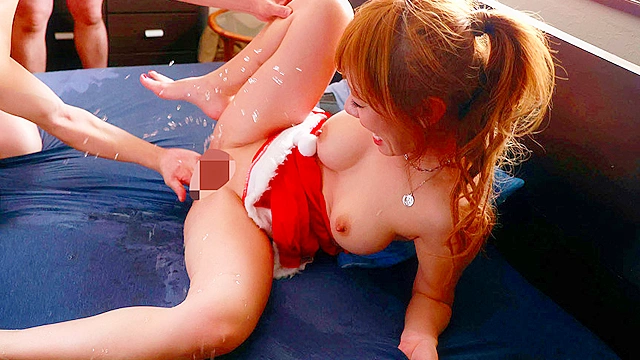 クリスマスイブに道で寝ていた泥○女を持ち帰ったらとんでもない酒淫乱で友達10人と3日3晩ハメまくった 皇ゆず
