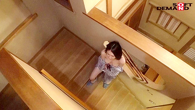 蒼井穂波 1泊2日恥じらい温泉旅行 いつバレるか知らないところでドキドキひやひや露出！